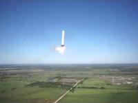 SpaceX Grasshopper wzlatuje na 250m, zawisa w powietrzu a następnie ląduje