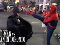 Spider-Man vs Batman w Toronto 