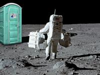 Czy astronauci zostawili na Księżycu kupę?