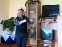 Dziadek tańczy techno :D