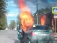 Kobieta i jej samochód zaczynają się palić przez... gaz wylatujący z karnistra