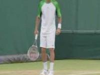 Novak Djokovic naśladuje gwiazdy tenisa