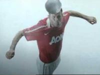 Piłkarze Manchesteru United reklamują wódkę
