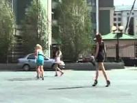 Ruskie pannt grają w nogę w szpilkach