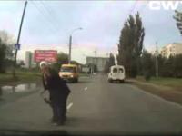Rosyjskie babcie na drodze