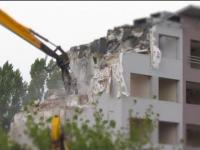 Wyburzanie biurowca w Gdańsku.Building Demolition.