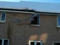 Odśnieżanie dachu po szkocku