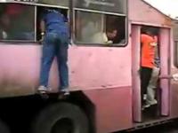 Kubański zapchany autobus