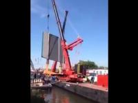 Wstawianie mostu w Holandii