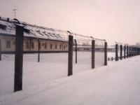 Niemcy zdecydowali o umieszczeniu części uchodźców w dawnych niemieckich obozach koncentracyjnych