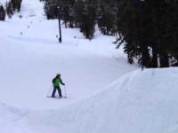 Pierwsza próba skoku na nartach