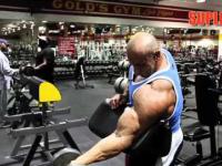 Robert Burneika - Ćwiczenia na bicepsy