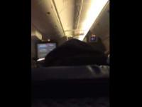 Prawdziwe turbulencje podczas lotu samolotem.