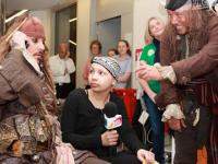 Captain Jack Sparrow odwiedza dzieciaki w szpitalu 