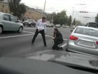 Bójka na drodze w Rosji 