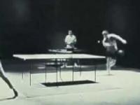 Bruce Lee gra w ping pong
