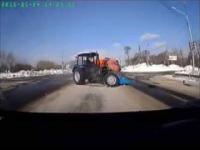 Wypadek rosyjskiego Kamaza z traktorem