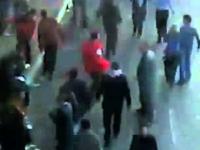 Egipska policja taranuje tłum