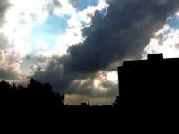 Warszawskie niebo - Timelapse - Clouds and Sunshafts 1080p