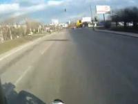 Motocyklista nagrał własny wypadek 