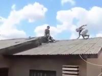Pościg za złodziejem poprzez zapadające się dachy w Brazylii