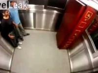 Trumna w windzie | Extremely Scary Corpse Elevator Prank in Brazil