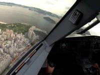 Widok z kabiny podczas lądowania A319 w Rio De Jainero