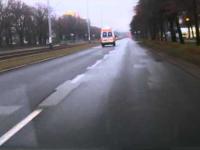 Przejazdy alarmowe ambulansów przez skrzyżowania w Gdańsku.