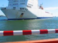 Statek Stena Baltica wpływa do Gdyni.