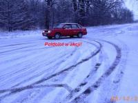 Czerwone FERRARI winter drift edition