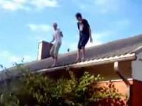 Duetowy skok z dachu 