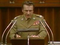 Generał Czesław Kiszczak przemawia w Sejmie