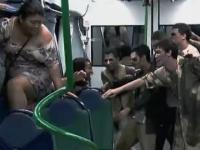 Żart z zombie w metrze