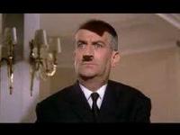 Luis De Funes jako Hitler