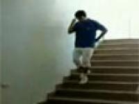 Nowy sposób na schodzenie ze schodów