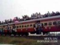 Tak się jeździ pociągiem w Indiach
