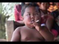 Dwulatek wypala 40 papierosów dziennie!