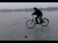 Rosyjska jazda rowerem po lodzie