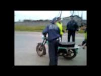 policja i motocykl