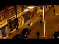 London ealing riots shocking video 8/8/2011 - spotkanie cwaniaków z Policją.