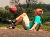 Football freestyle 14-letniego Konrada Grzesika