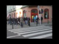 11.11.11 - Warszawa / Atak nacjonalistów na pokojowy wiec Kolorowa Niepodległa 