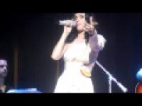 Katy Perry i jej zaczarowany flet
