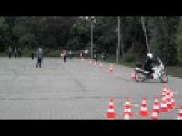 Jak policja jeździ na motorach	 konkurs na najlepszego policjanta 2012 