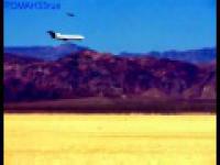 Unsuccessful landing AIRCRAFT IN THE DESERT