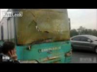 zderzenie szambiarki z autobusem