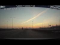 Meteoryt spada w Rosji - NIESAMOWITY WIDOK 