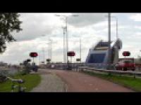 Niesamowity most zwodzony w Leeuwarden [FILM]