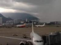 Burza nakrywa port lotniczy