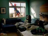Superbohaterowie czyszczą okna